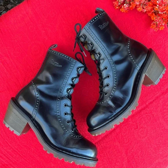 🏴󠁧󠁢󠁥󠁮󠁧󠁿 Dr. Martens Vintage Perforated Heeled Granny Style Boots UK 5